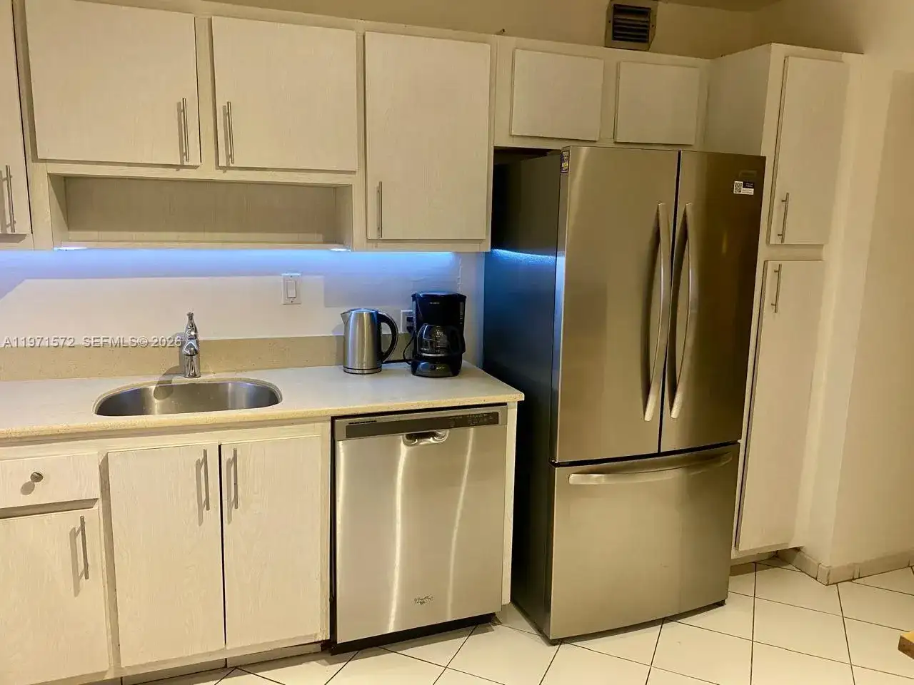 100 Bayview Dr # 516, Sunny Isles Beach FL 33160 photo 3