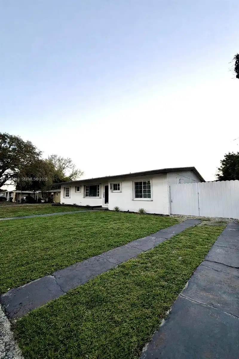 19730 NW 3rd Ct, Miami Gardens FL 33169 photo 2