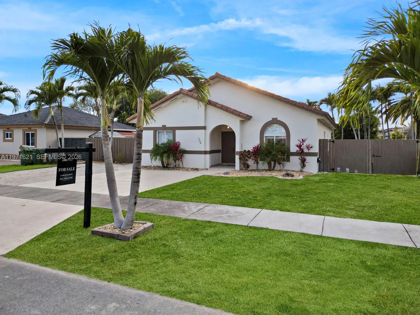 704 SE 14th Pl, Homestead FL 33033