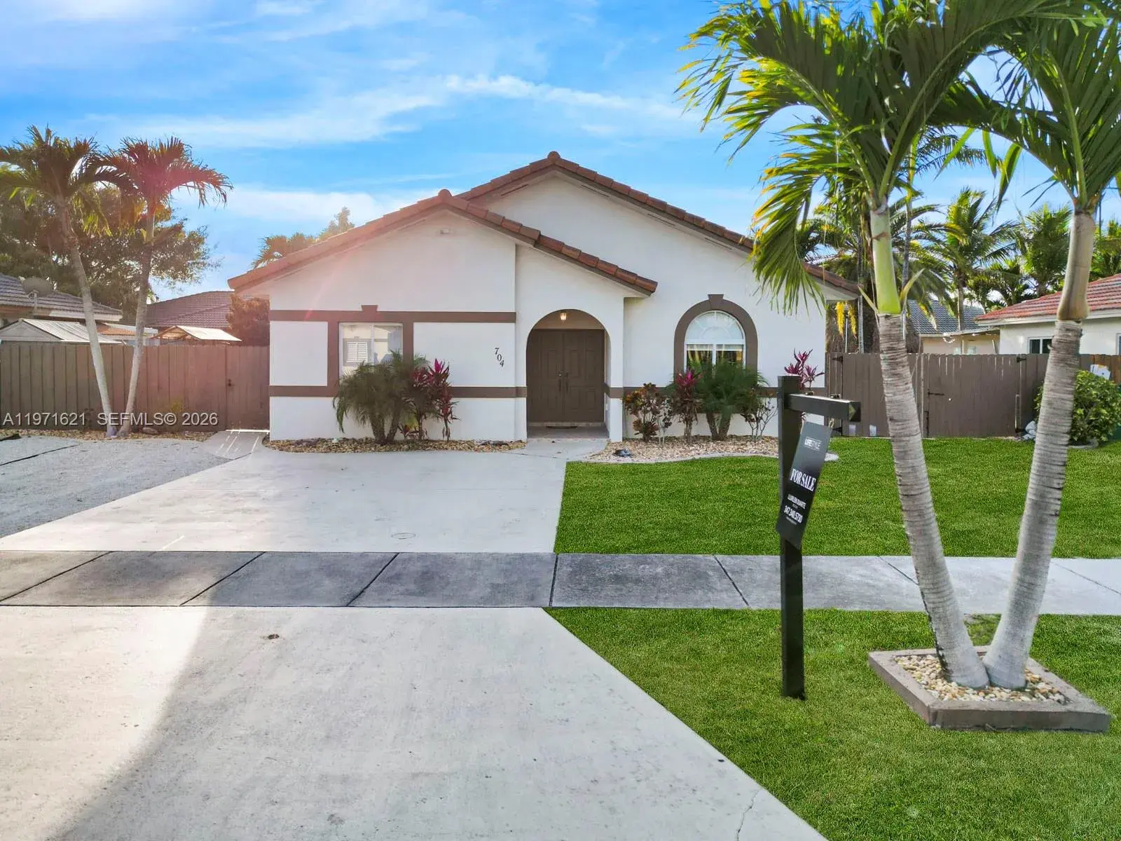 704 SE 14th Pl, Homestead FL 33033