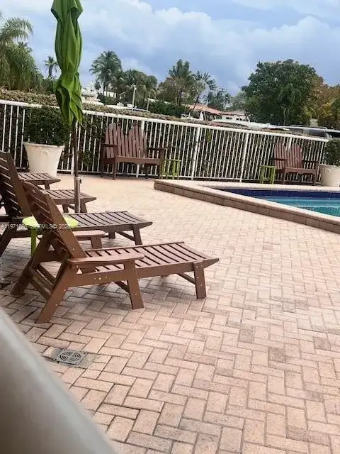 2000 NE 135th St # 601, North Miami FL 33181 photo 5