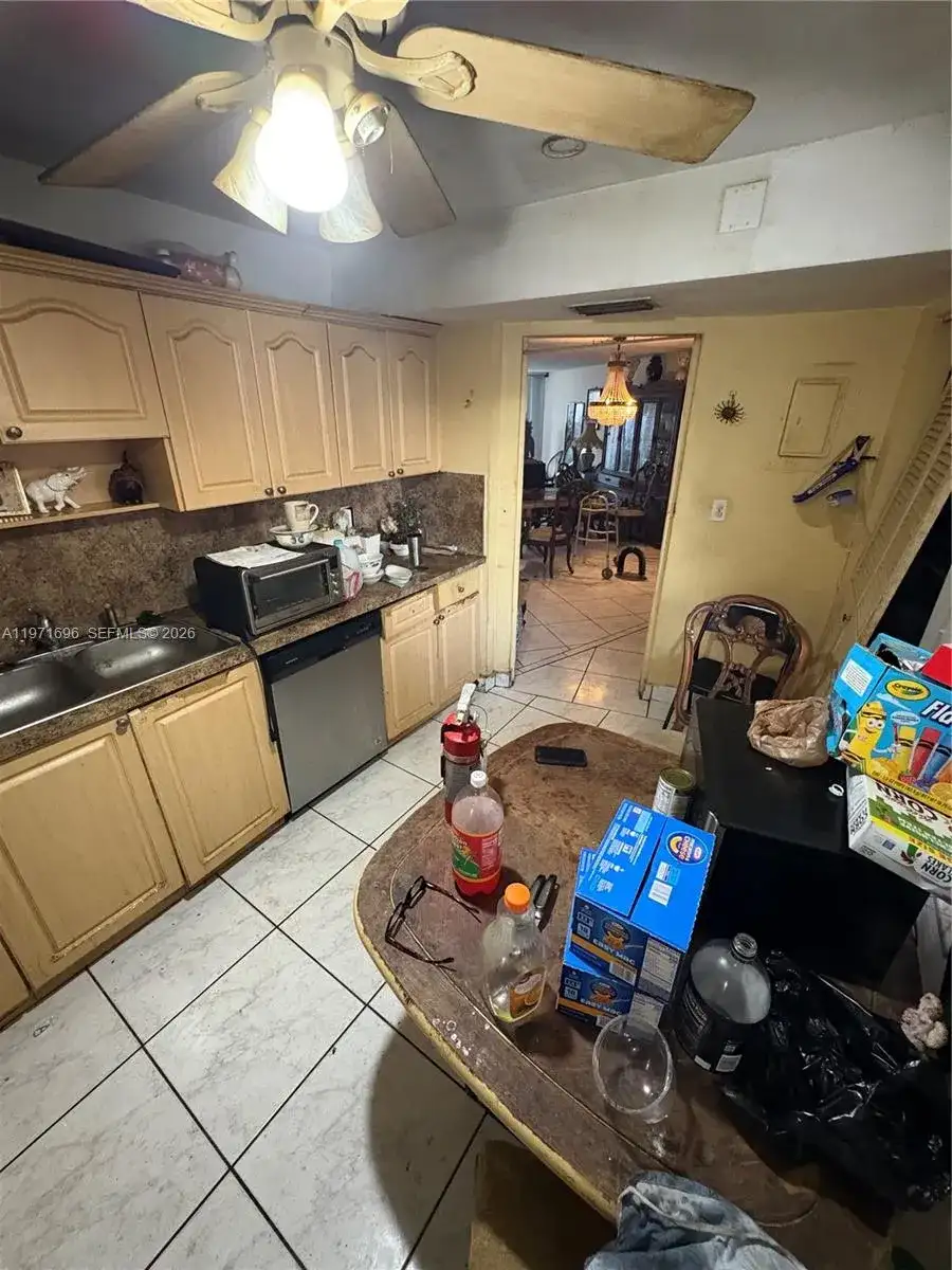 1401 NE 191st St # D204, Miami FL 33179 photo 4