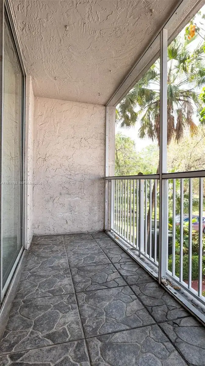 8421 NW 8th St # 203, Miami FL 33126 photo 5