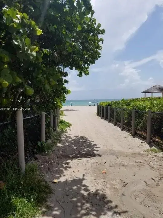 309 Crocus Ter # 10, Hollywood FL 33019