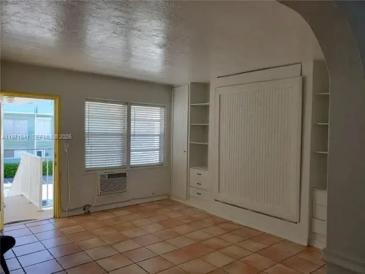 309 Crocus Ter # 10, Hollywood FL 33019