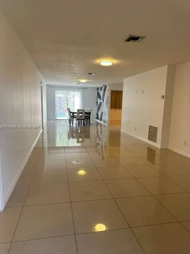208 SW 2nd Ave, Hallandale Beach FL 33009 photo 5