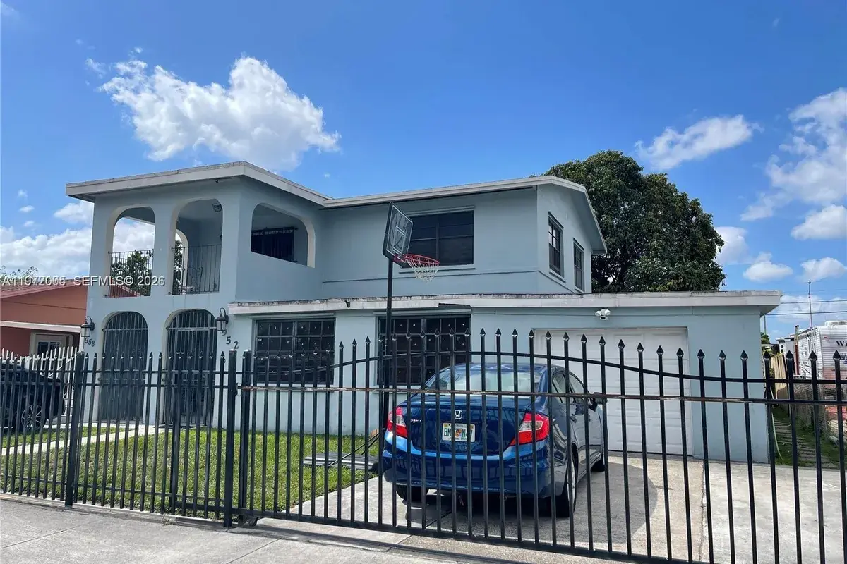952 E 19th St, Hialeah FL 33013