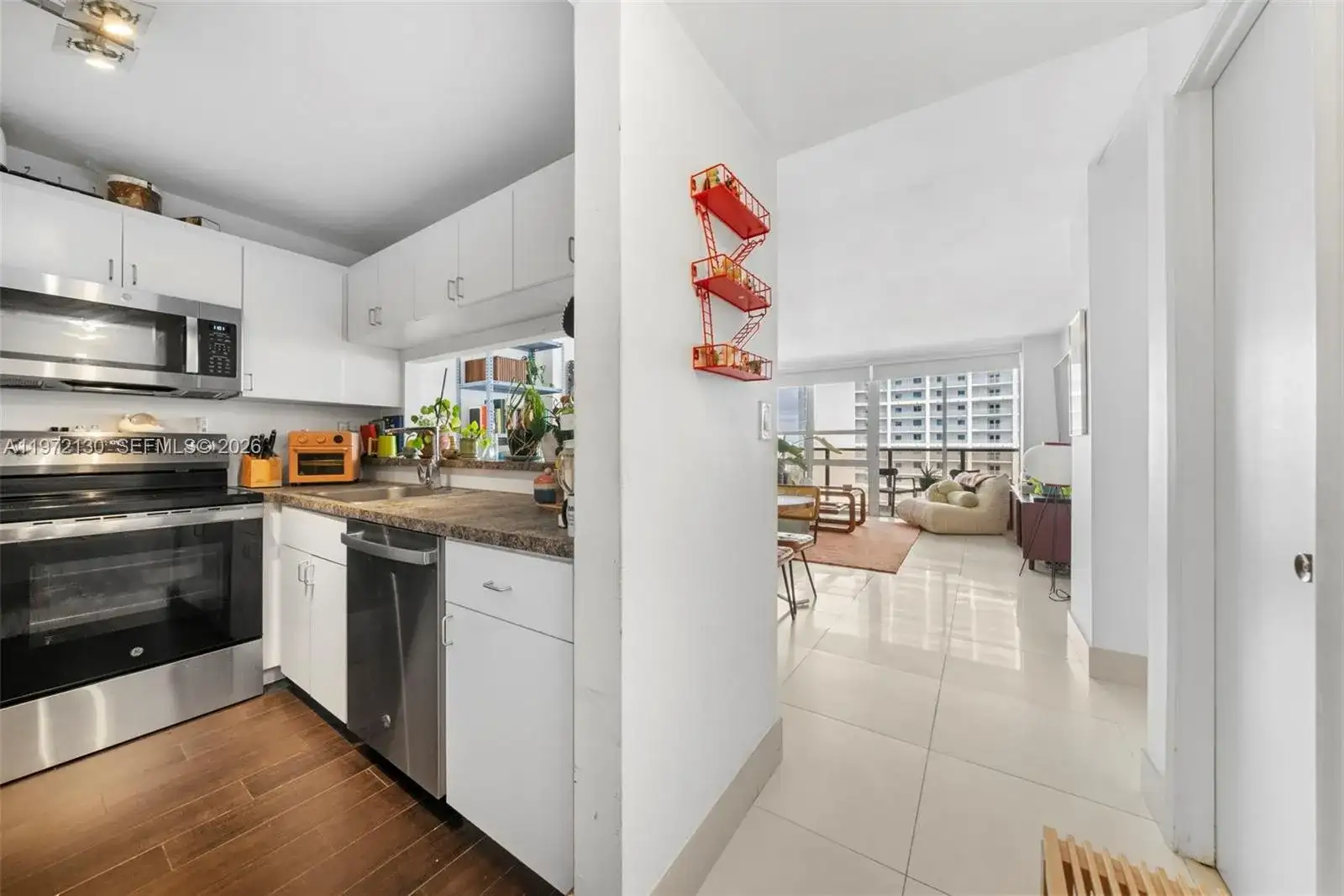 600 NE 36th St # 1815, Miami FL 33137 photo 4