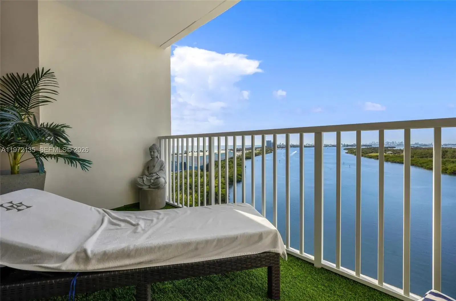300 Bayview Dr # 1614, Sunny Isles Beach FL 33160 photo 3