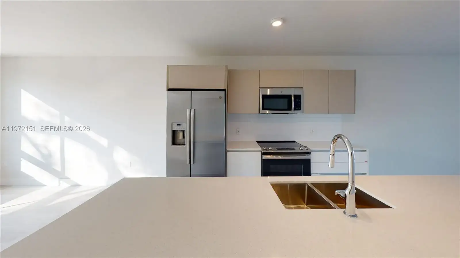 2555 NE 193rd St # 2224, Miami FL 33180 photo 2