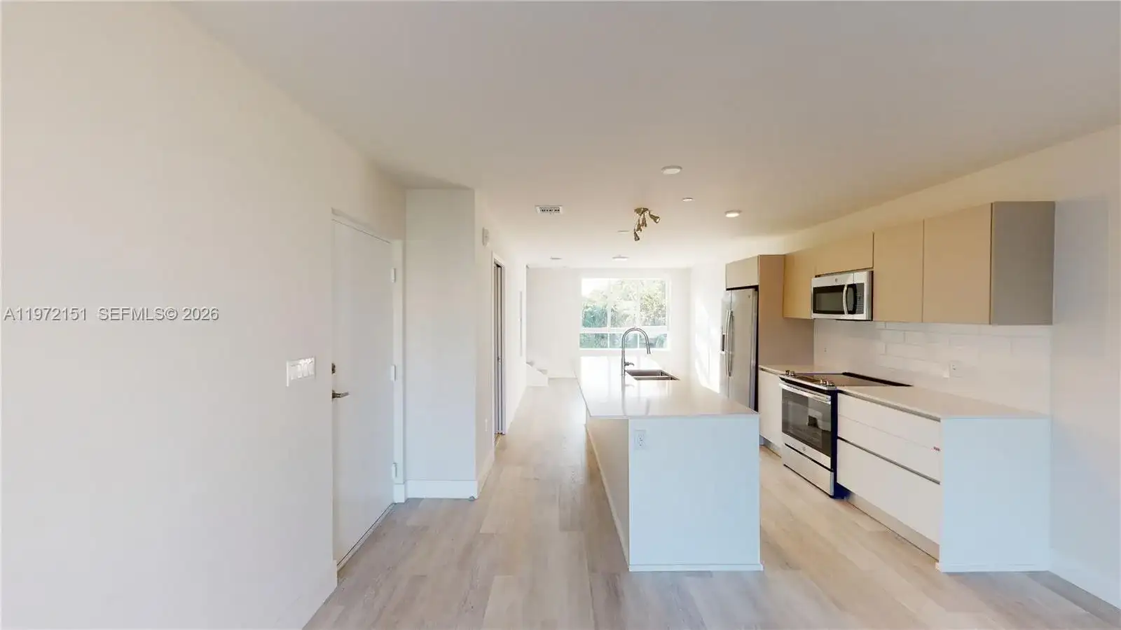 2555 NE 193rd St # 2224, Miami FL 33180 photo 5