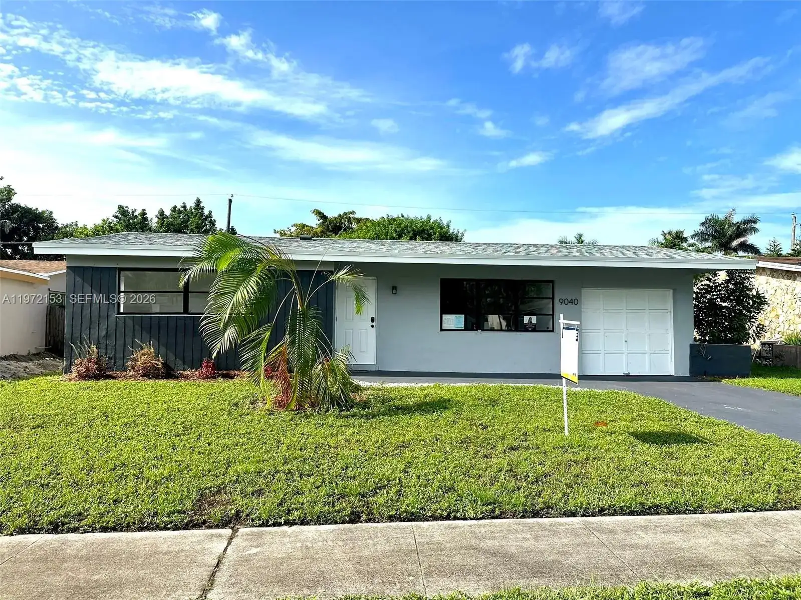 9040 NW 26th Pl, Sunrise FL 33322 photo 2