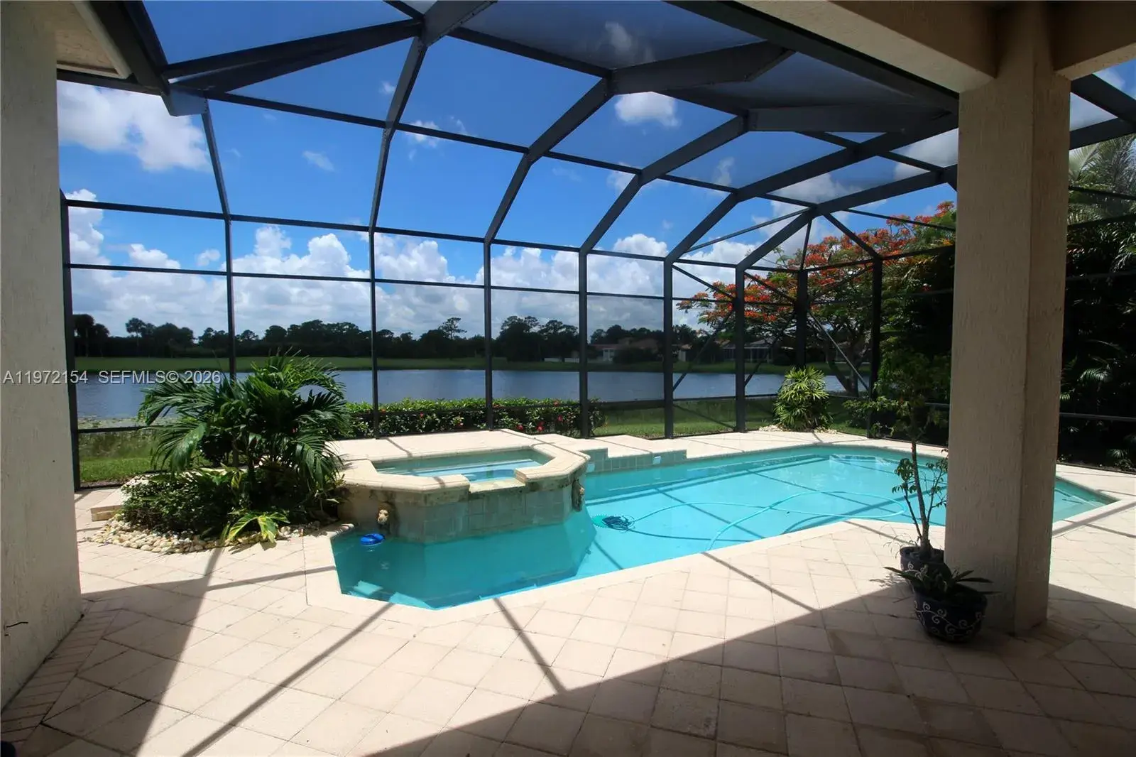 7635 Ironhorse Blvd, West Palm Beach FL 33412