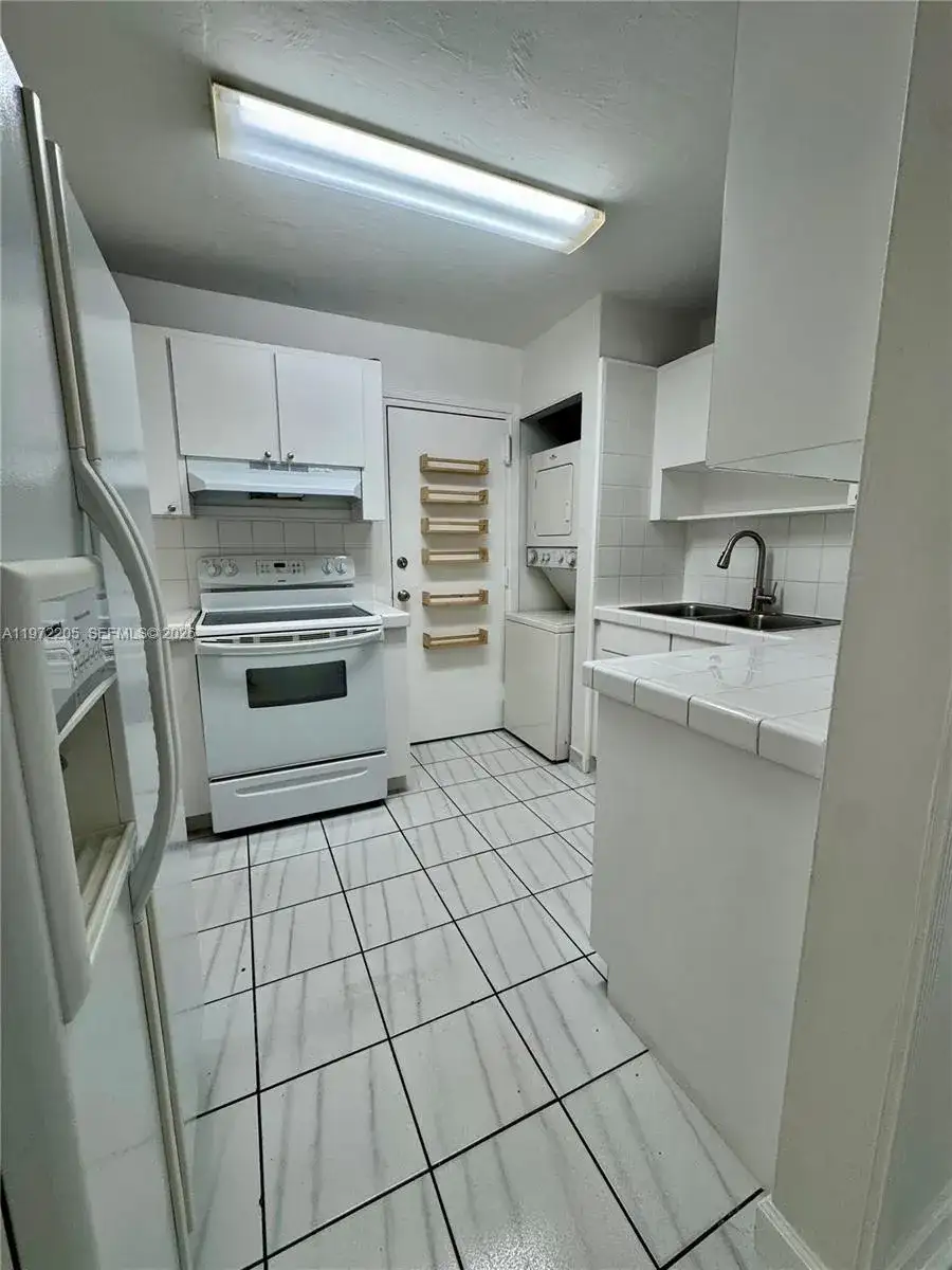 13700 SW 62nd St # 113, Miami FL 33183 photo 5