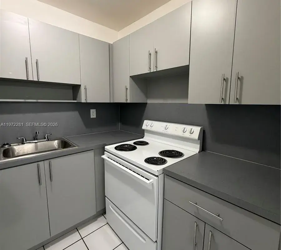 2170 NW 11th St # 26, Miami FL 33125