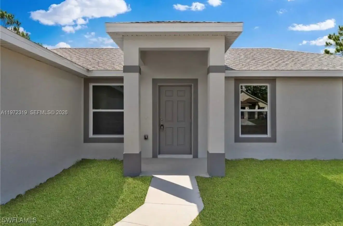 237 Narcissus AV, Lehigh Acres FL 33974 photo 2
