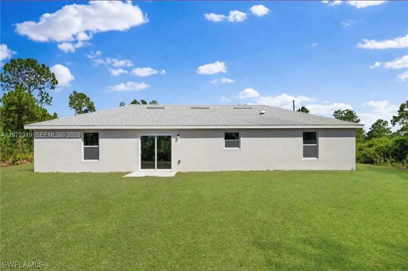 237 Narcissus AV, Lehigh Acres FL 33974 photo 4