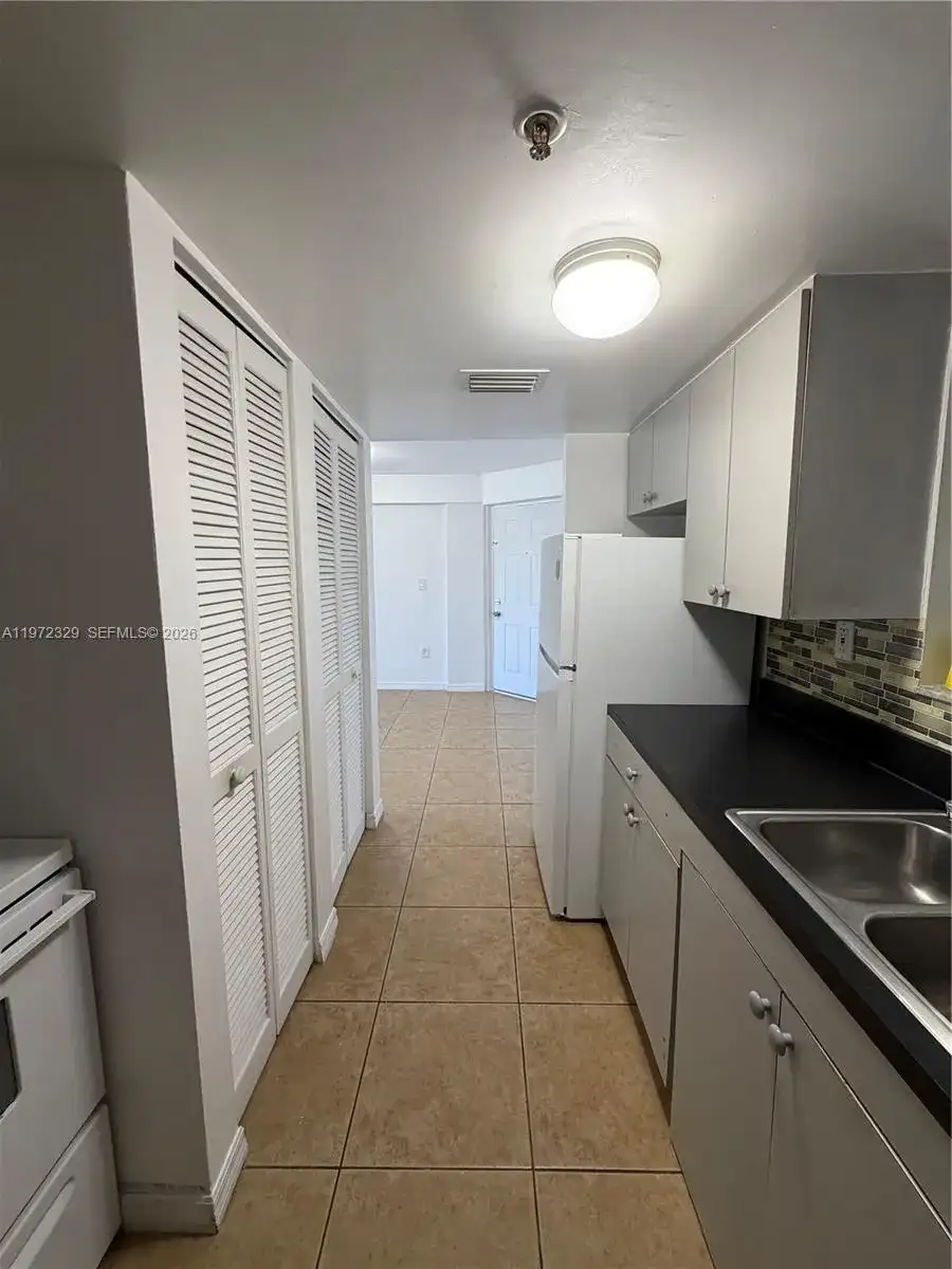 1942 NW Flagler Ter # 503, Miami FL 33125 photo 2