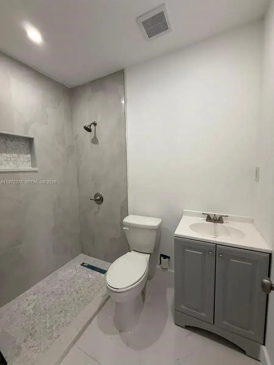 1379 NW 55th Ter # 4, Miami FL 33142 photo 2