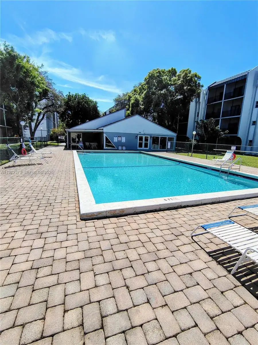 7501 NW 16th St # 3207, Plantation FL 33313 photo 2