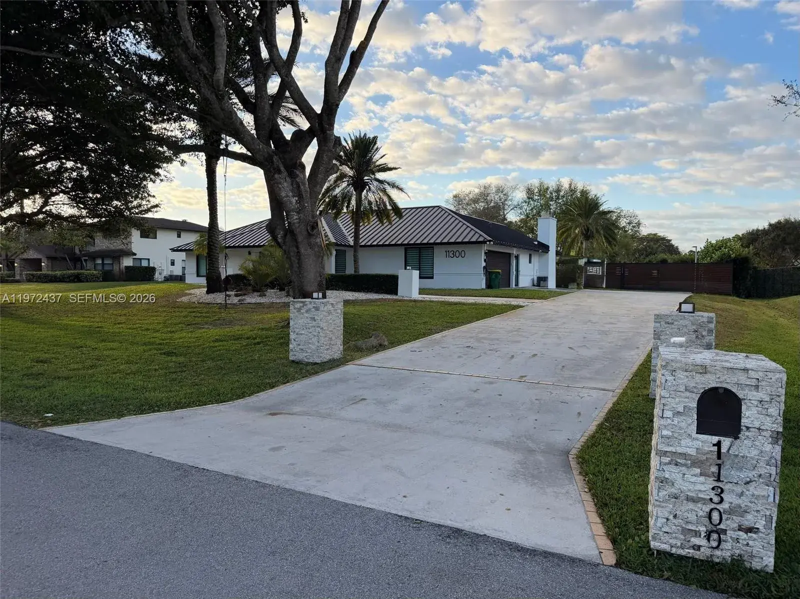 11300 NW 5th St, Plantation FL 33325