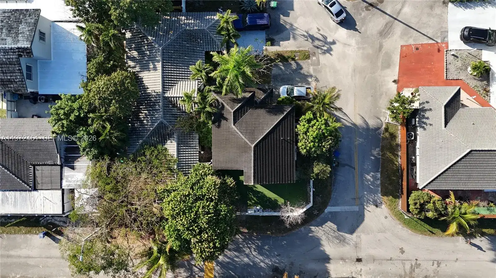 18499 NW 52nd Path, Miami Gardens FL 33055 photo 2