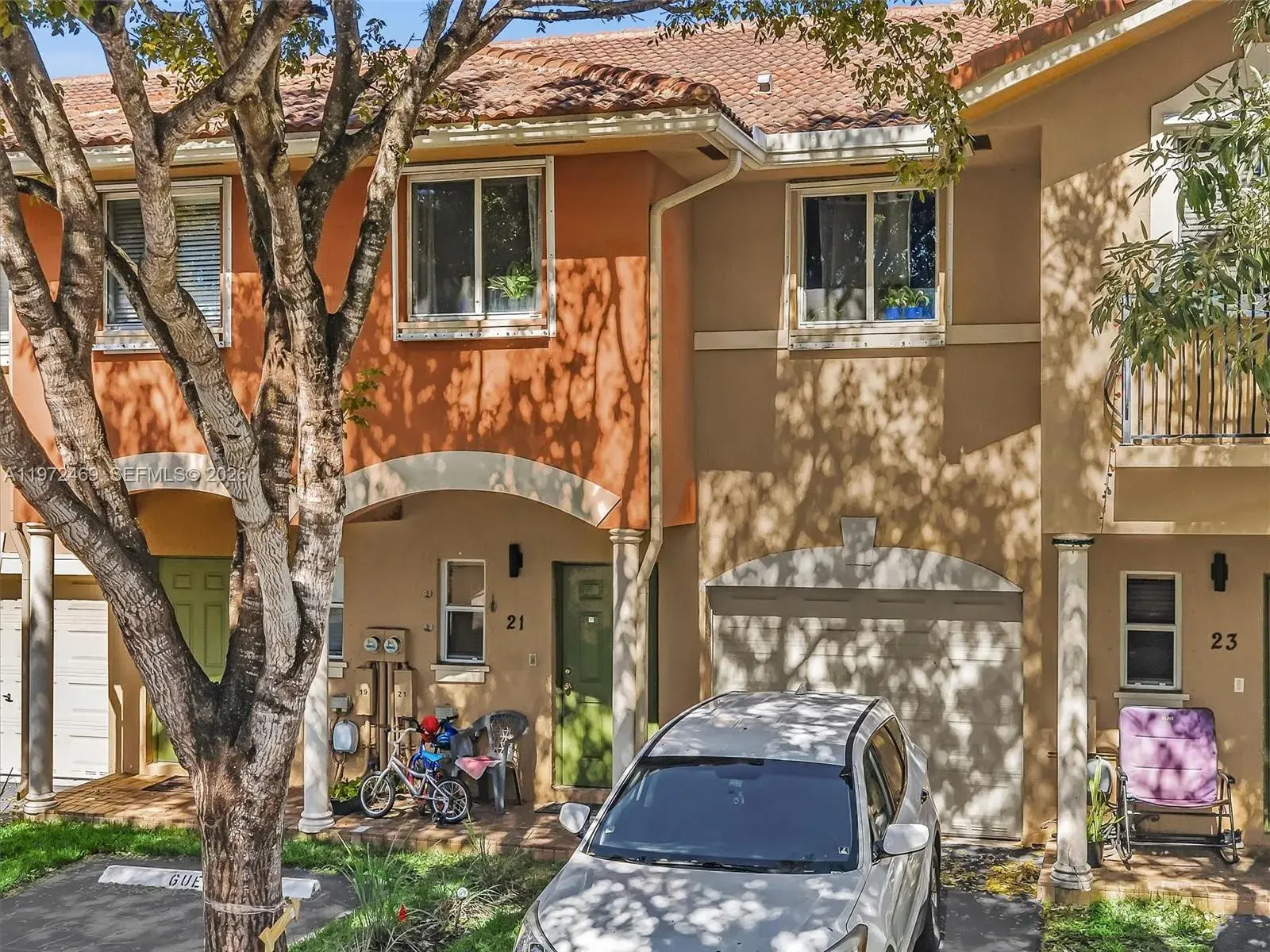 23 SE 3rd Ave, Hallandale Beach FL 33009