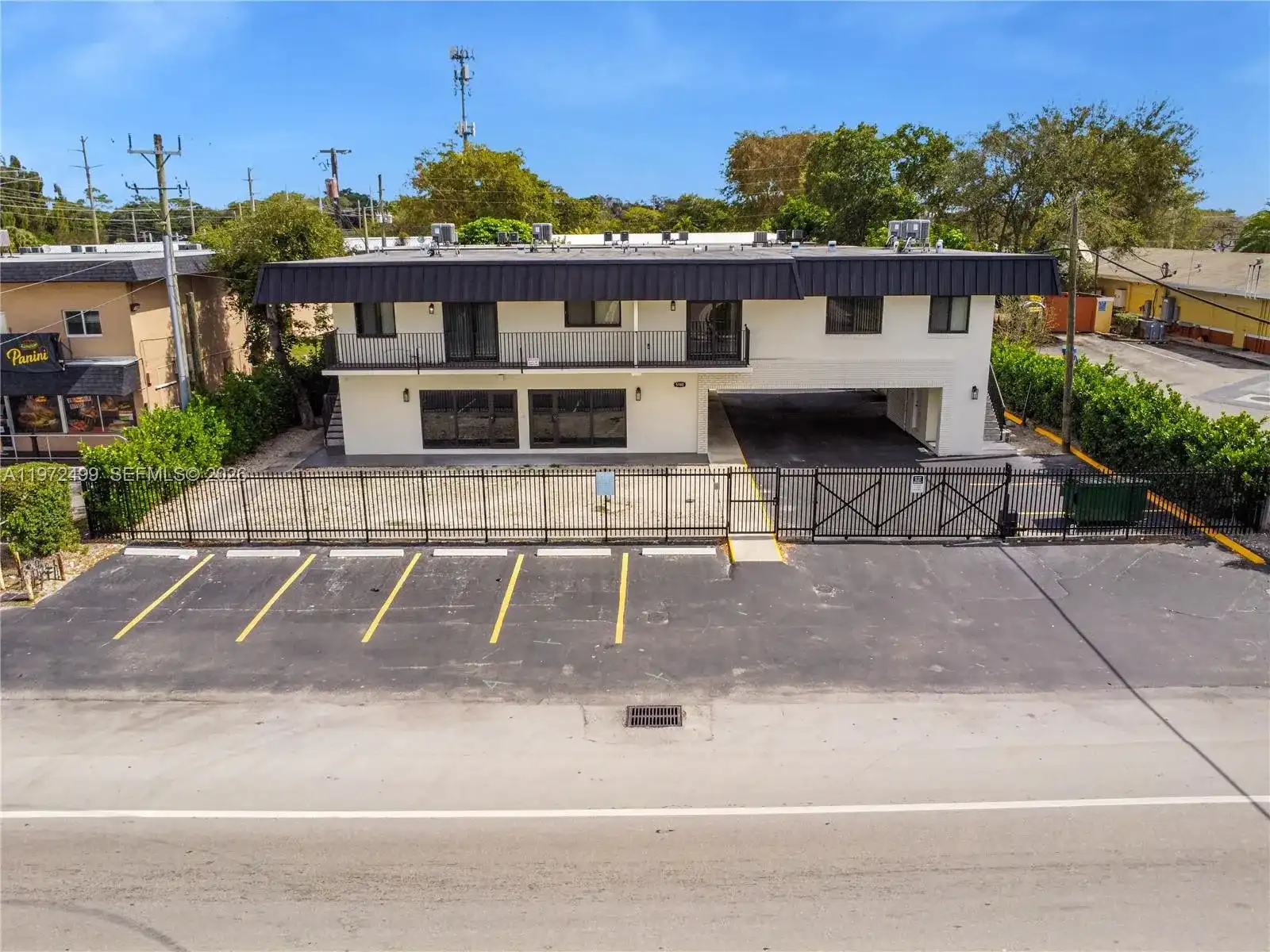 5980 SW 40th Ave, Dania Beach FL 33312