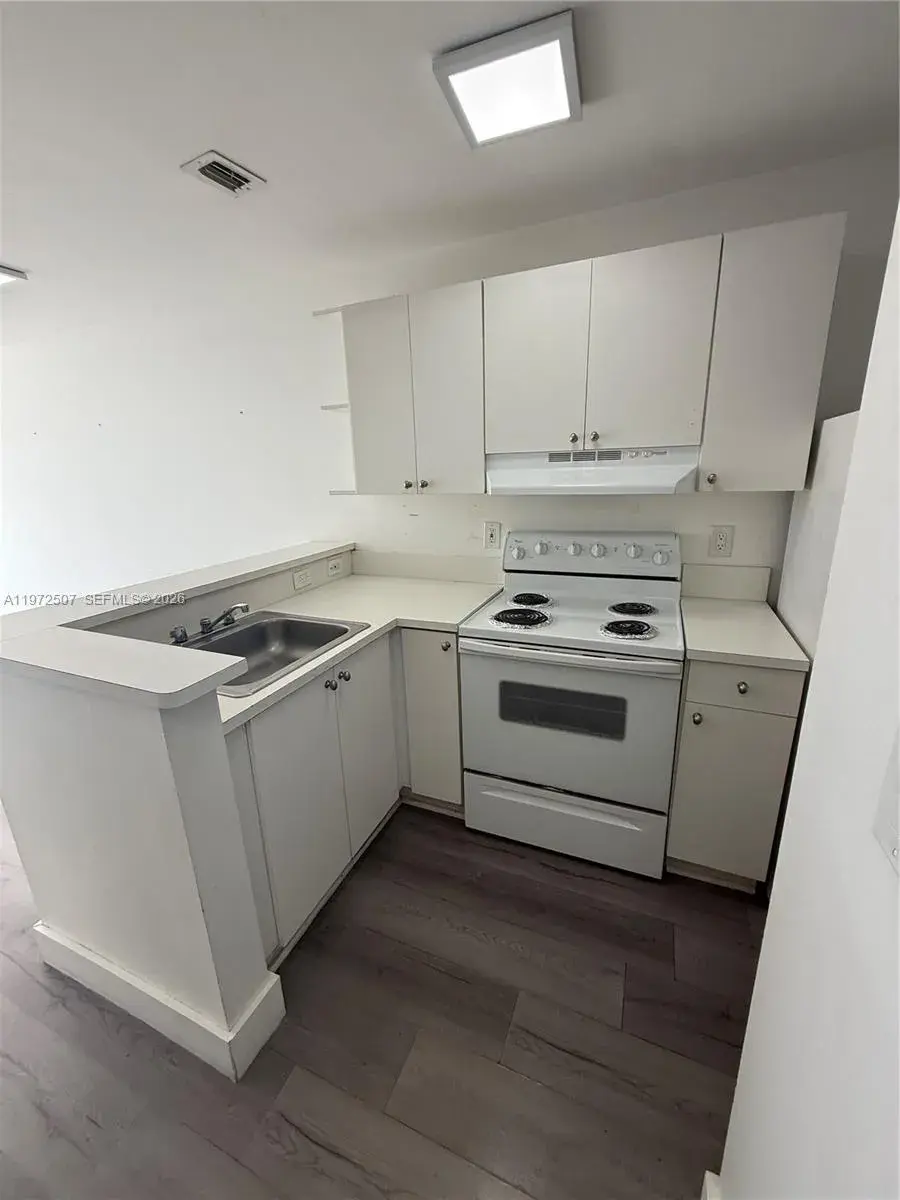 821 SW 2nd St # 6, Miami FL 33130