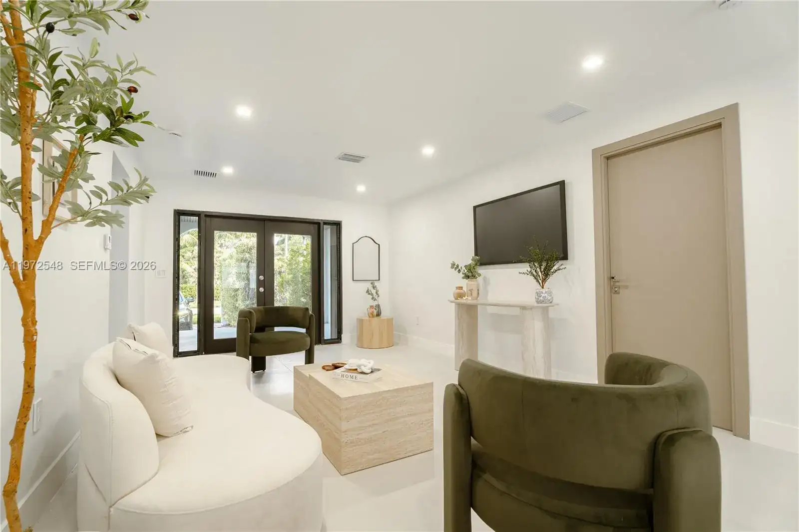 1221 Biarritz Dr, Miami Beach FL 33141 photo 3