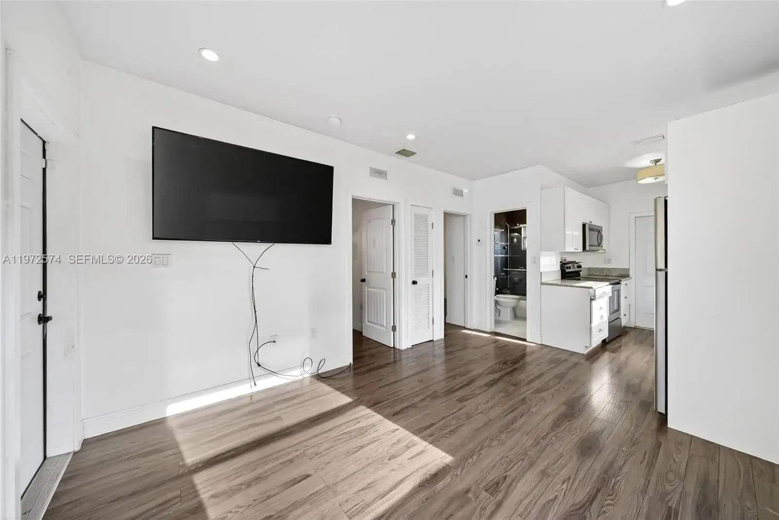 1460 NW 2nd St # 1458, Miami FL 33125 photo 5