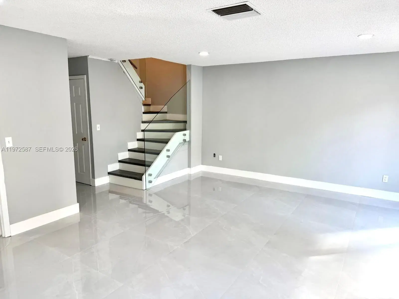 2700 N 34th Ave # I, Hollywood FL 33021
