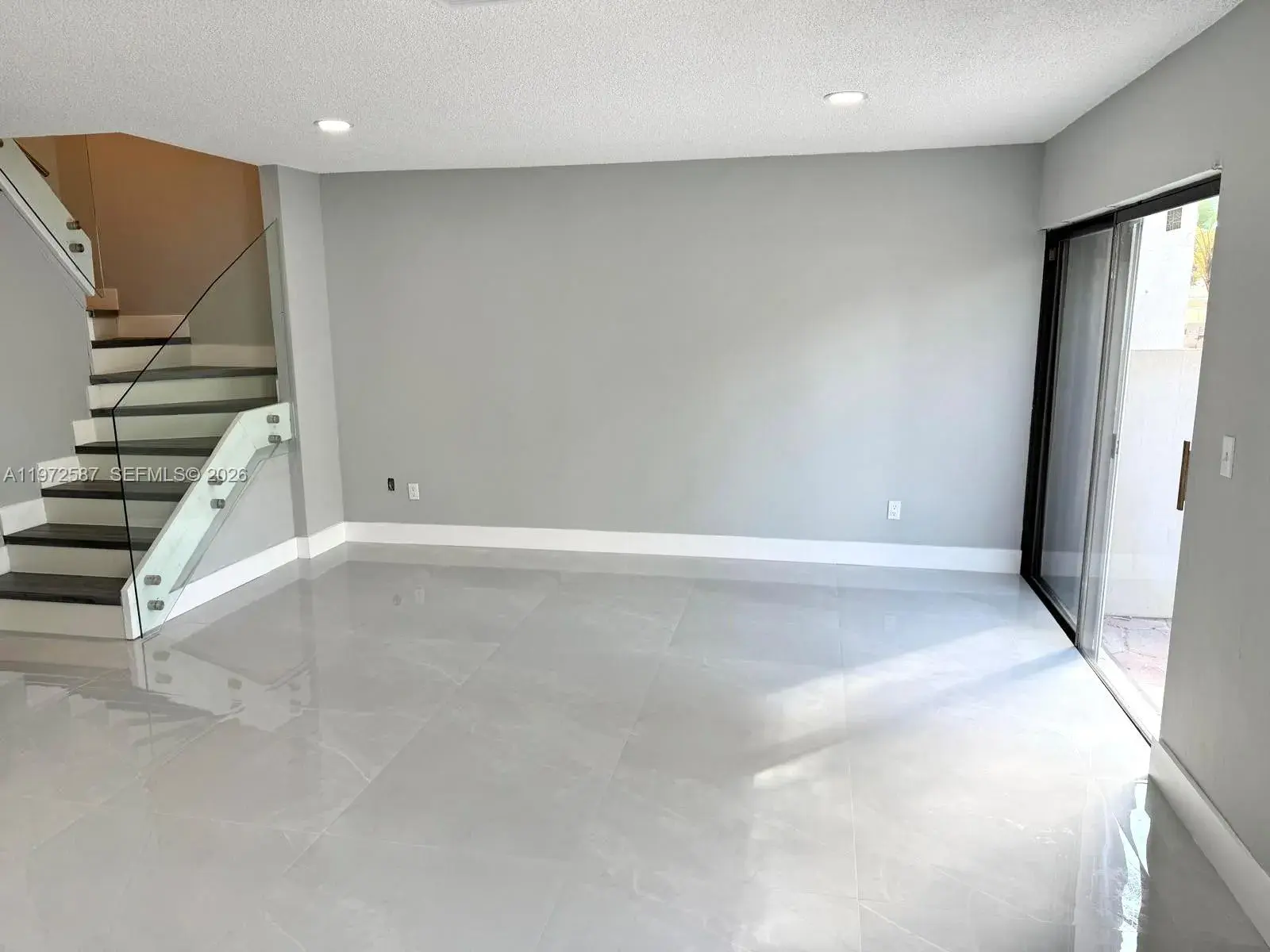 2700 N 34th Ave # I, Hollywood FL 33021