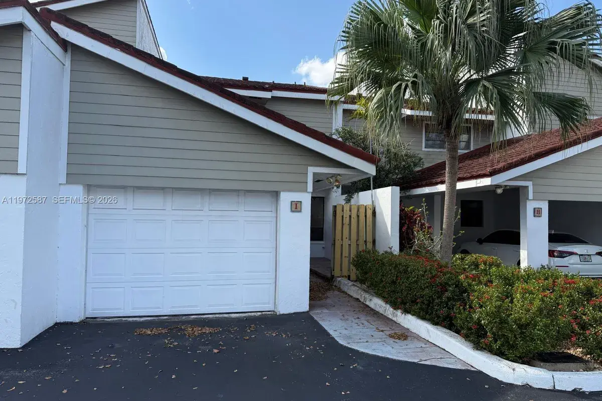 2700 N 34th Ave # I, Hollywood FL 33021