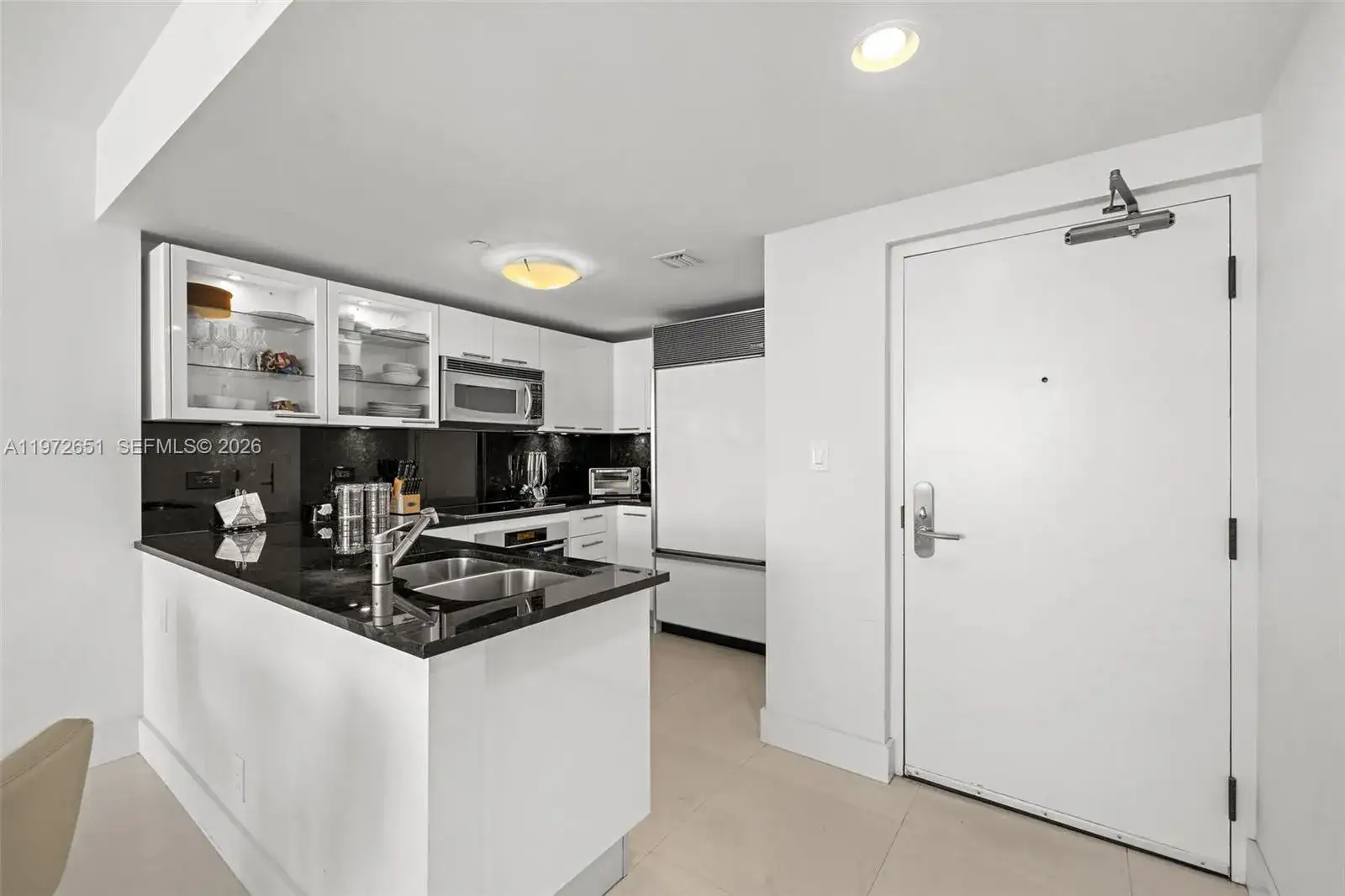 6801 Collins Ave # 1401, Miami Beach FL 33141 photo 2