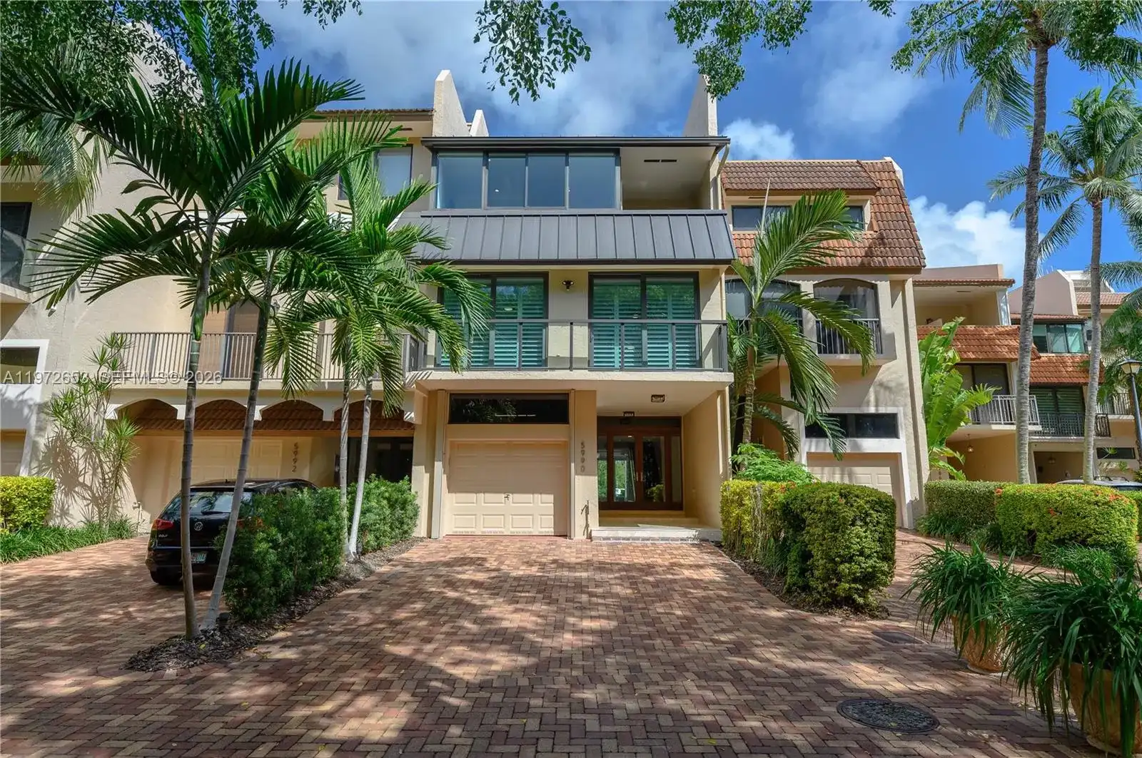 5990 Paradise Point Dr, Palmetto Bay FL 33157