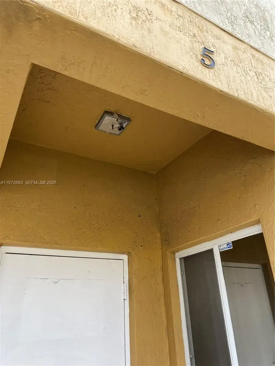 2431 W 80th St # C, Hialeah FL 33016 photo 2
