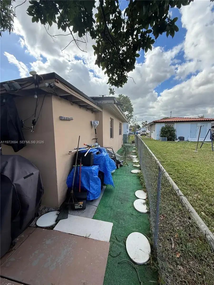 831 NW 34th Ave, Miami FL 33125 photo 5