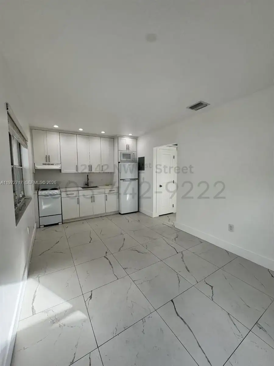 2142 NW 1st ST # 2142, Miami FL 33125 photo 2