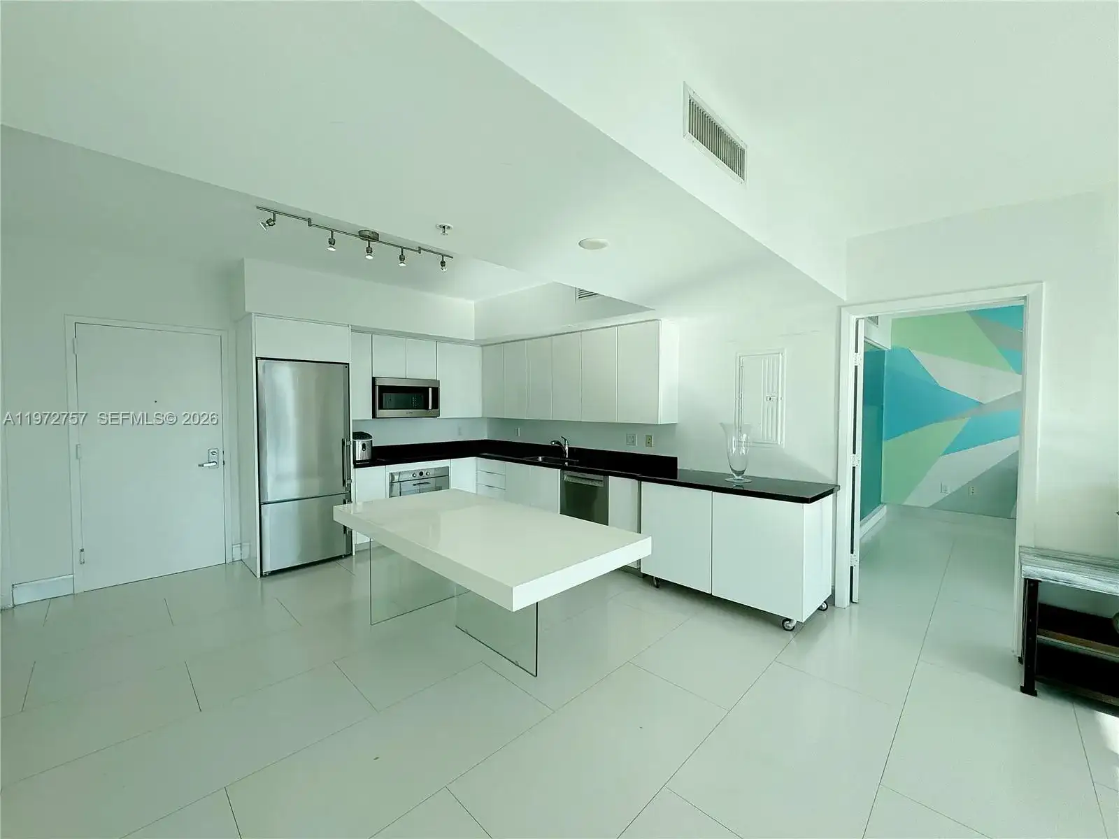 92 SW 3rd St # 3912, Miami FL 33130 photo 3