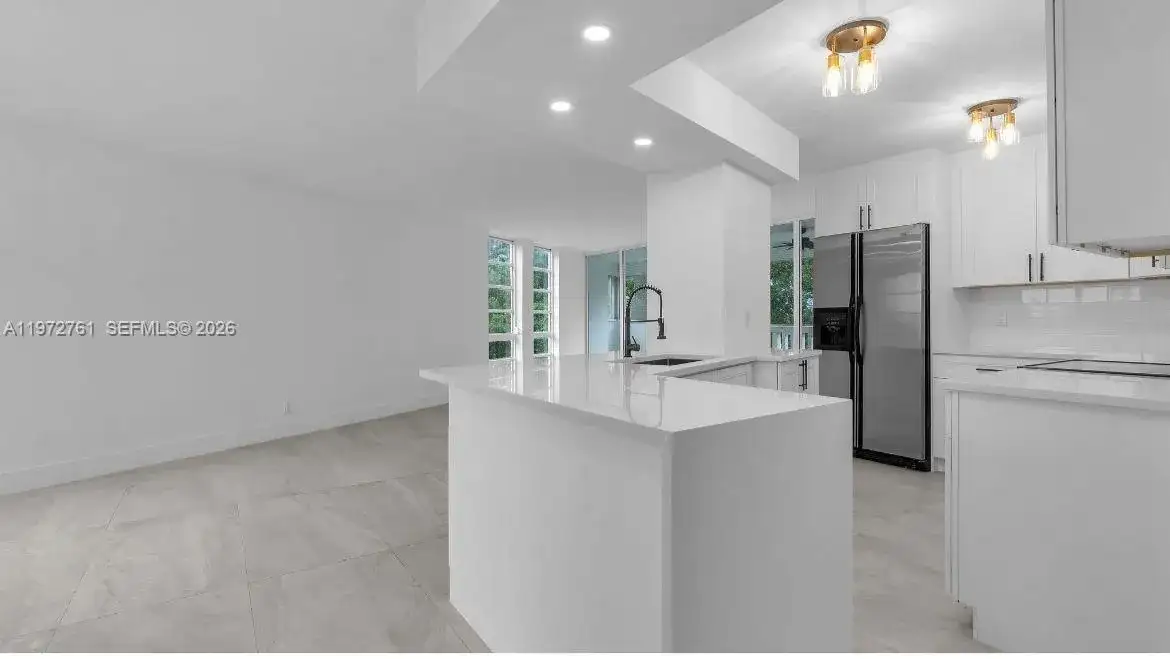 6911 Environ Blvd # 4J, Lauderhill FL 33319 photo 2
