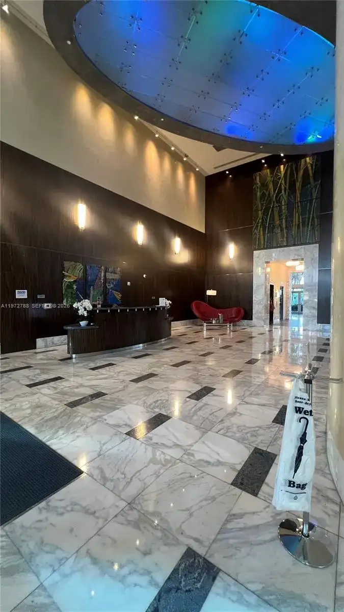 185 SW 7th St # 2202, Miami FL 33130 photo 2