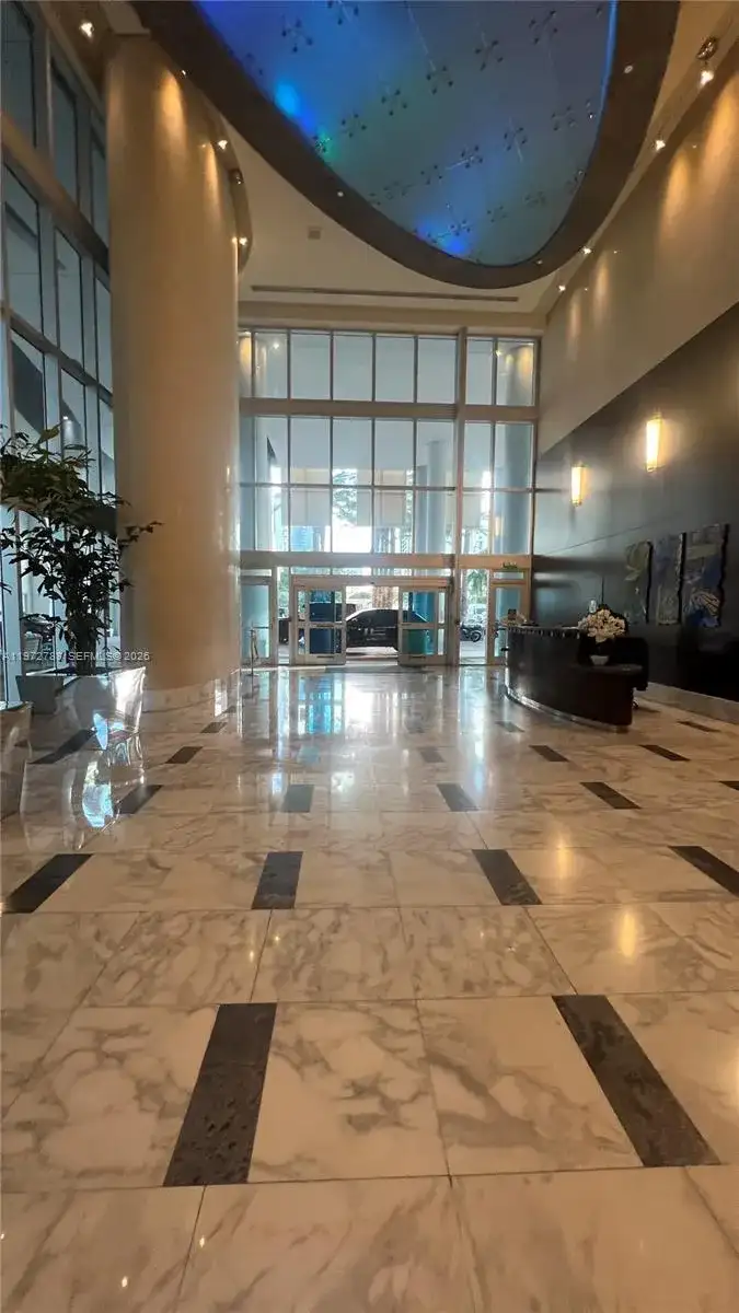 185 SW 7th St # 2202, Miami FL 33130 photo 3