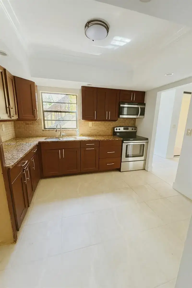 800 NE 199th St # 105D, Miami FL 33179 photo 3