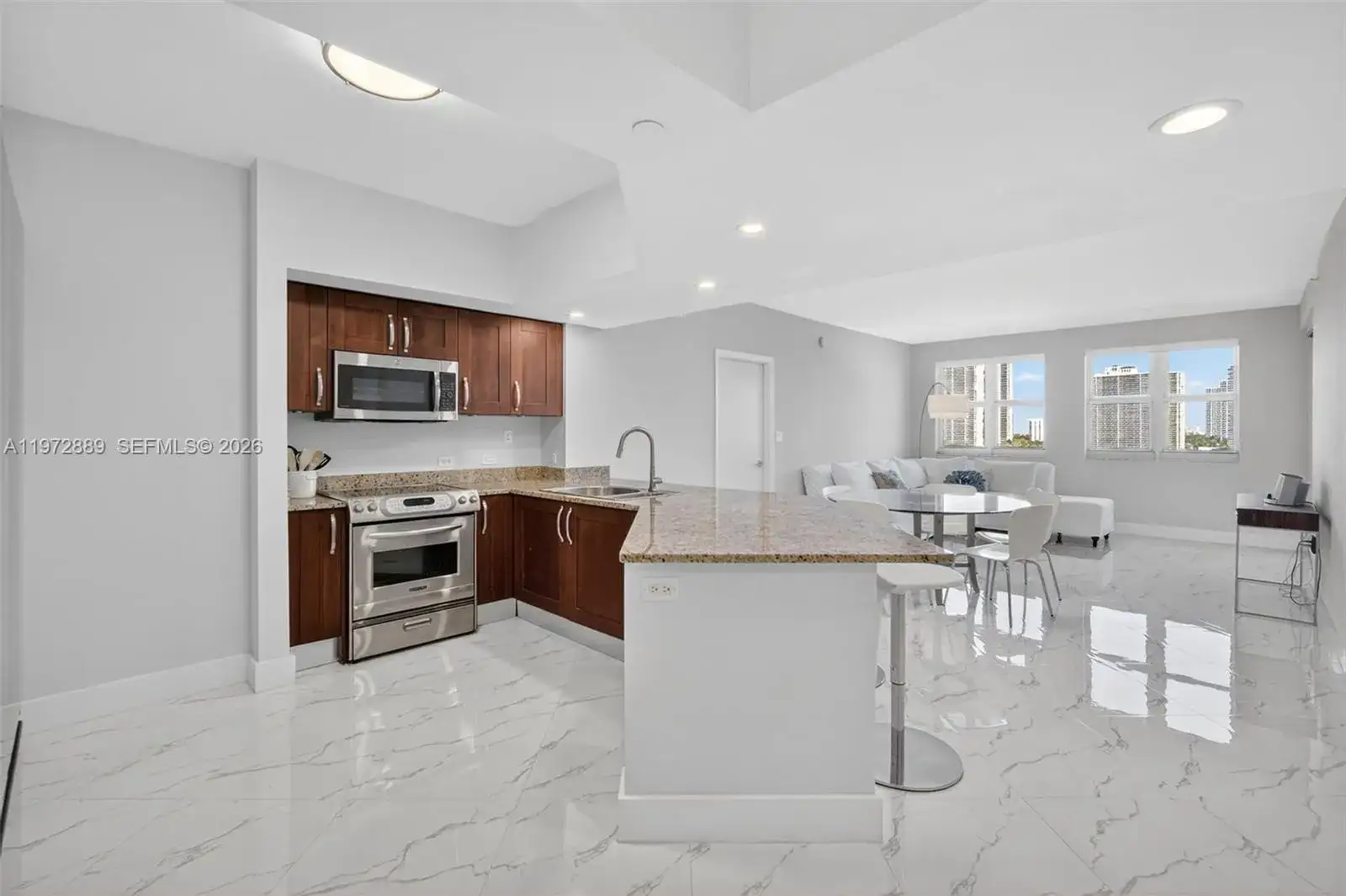 20000 E Country Club Dr # 714, Aventura FL 33180 photo 4