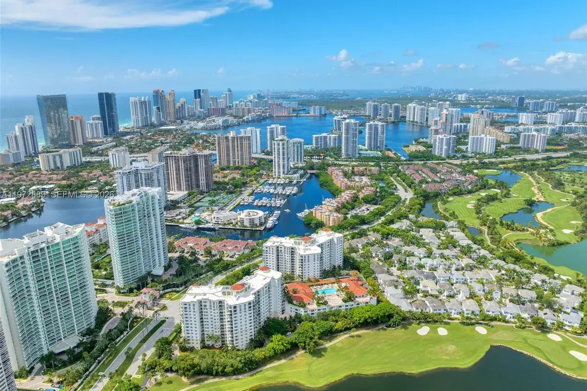 20000 E Country Club Dr # 714, Aventura FL 33180