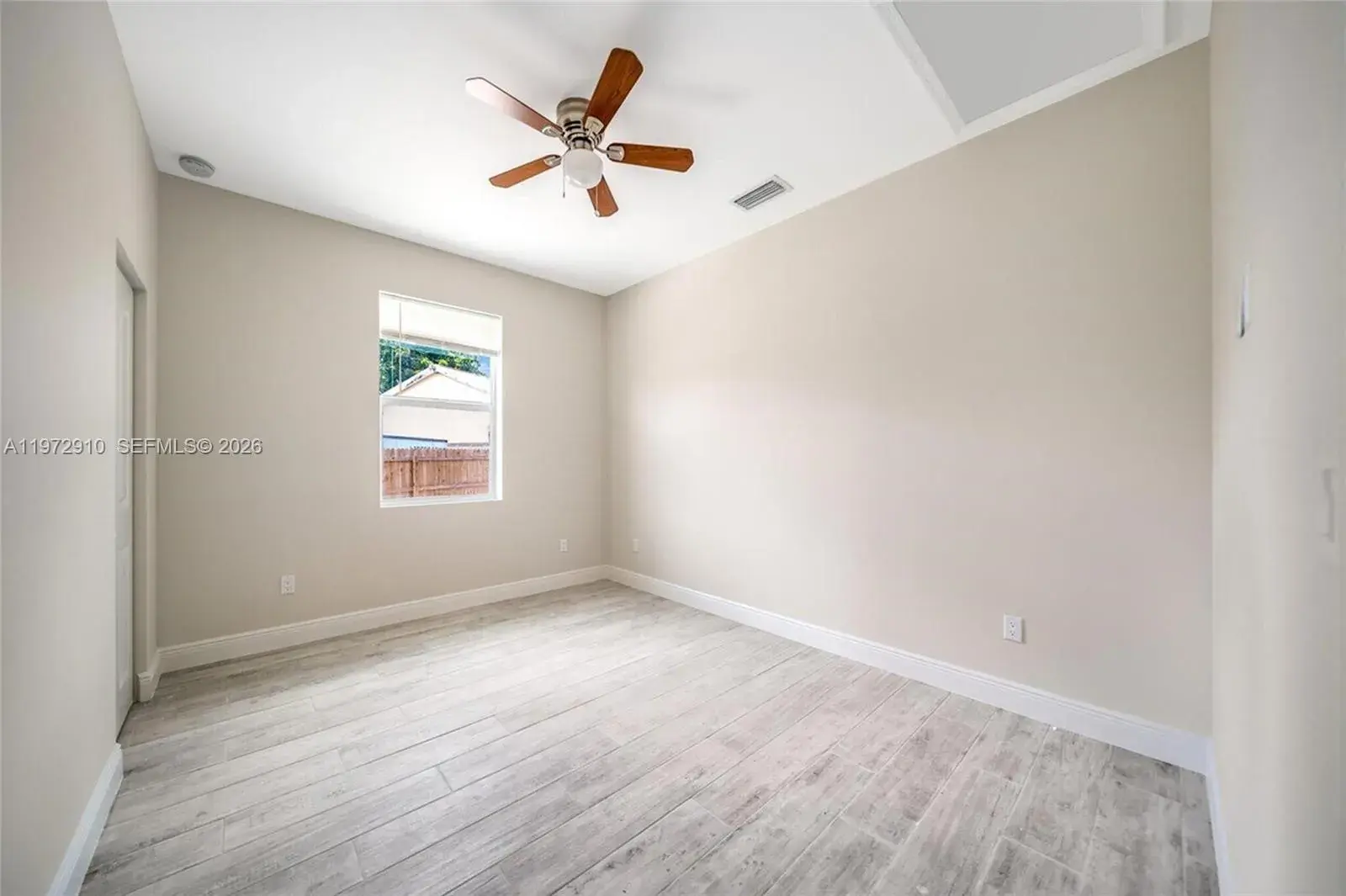 1546 W 26th Ct, Riviera Beach FL 33404