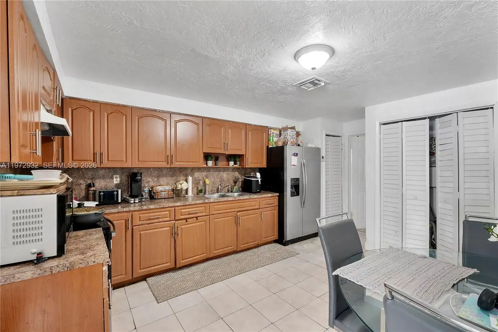 1563 NE 148th St, Miami FL 33161 photo 4