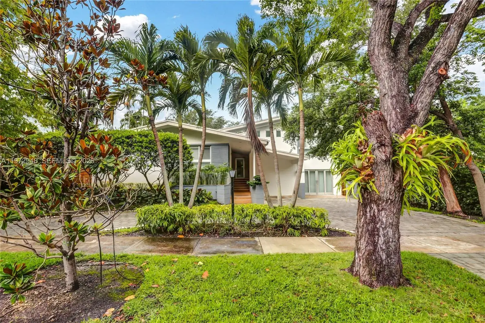 84 Bay Heights Dr, Miami FL 33133 photo 2