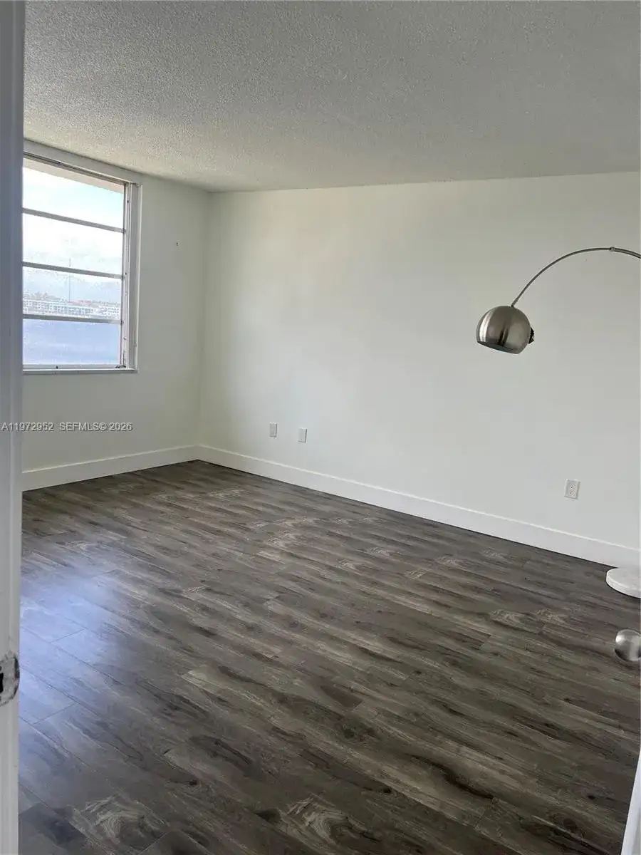 18601 NE 14th Ave # 411, Miami FL 33179 photo 4